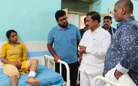 కుక్క కాటుకు గురైన వారిని పరామర్శించిన శాసనసభ్యులు  