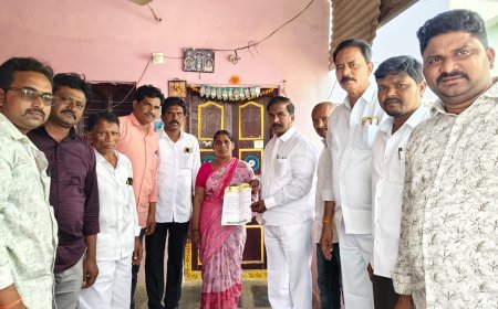 సీఎం రిలీఫ్ ఫండ్ చెక్కుల పంపిణీ ఎమ్మెల్యే శ్రీరాం రాజగోపాల్ తాతయ్య 