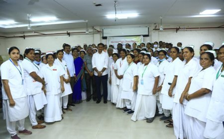 ప్ర‌భుత్వాసుప‌త్రిలో న‌ర్సింగ్ సిబ్బందితో ఎంపీ కేశినేని శివ‌నాథ్ స‌మావేశం, .. .త‌మ స‌మ‌స్య‌ల‌పై ఎంపీ కేశినేని శివ‌నాథ్ కి విన‌తి ప‌త్రం అంద‌జేత