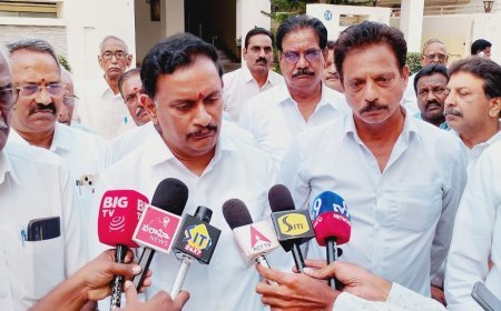 రాక్షస పాలన రాష్ట్రంలో పోయింది కానీ, విజయవాడ మున్సిపల్ కౌన్సిల్ లో పోలేదు