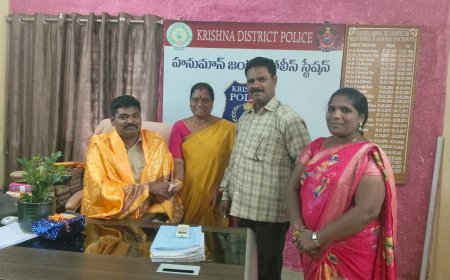 ఎస్సై వెలుగుల సురేష్‌కు ఘన సన్మానం టిడిపి మహిళా నాయకుల