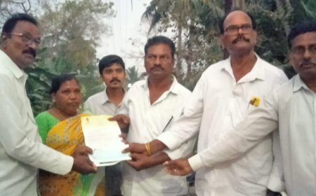 సీఎం ఆర్ ఎఫ్ చెక్కును అందజేసిన కూటమి నాయకులు