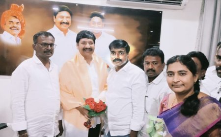 జైలు నుంచి విడుదలైన మాజీమంత్రి జోగి రమేష్ కు తివూరు వైఎస్ఆర్సిపి నాయకుల మర్యాదపూర్వక భేటీ