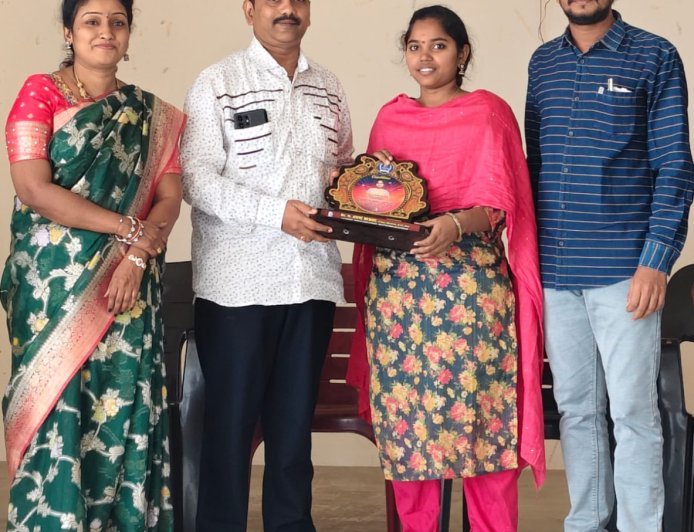 ప్రభుత్వ ఉద్యోగాలు సాధించిన గ్రామీణ యువత ఆదర్శనీయం డా. మల్లిడి అమ్మిరెడ్డి