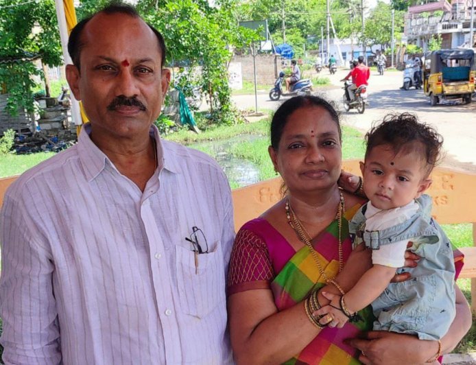 శ్రీ కోదండ రామస్వామి వారికి శాశ్వత కైంకర్య దాతలు యార్లగడ్డ వెంకట రాంబాబు దంపతులు