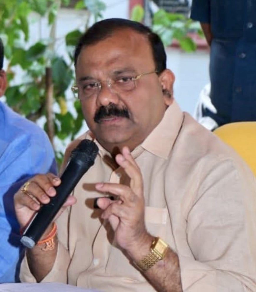 ప్రభుత్వ మెడికల్ కళాశాల ను100 ఎం.బి.బి.ఎస్. సీట్లు 