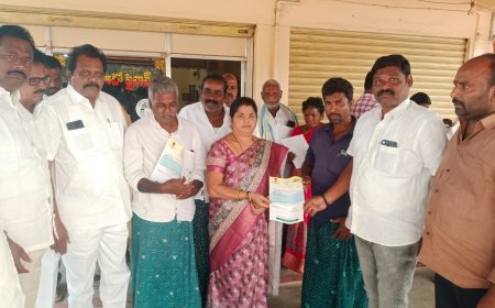 సియంఆర్ఎఫ్ చెక్కులు పంపిణీ