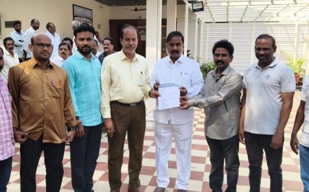 ఊరి బడిని కాపాడుకుందాం యూటీఎఫ్ పోస్టర్ ను ఆవిష్కరించిన ఎమ్మెల్యే