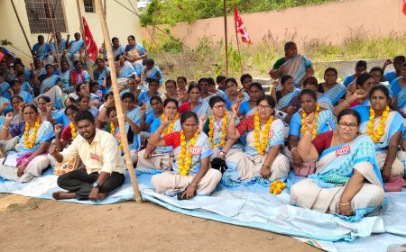 అంగన్వాడీ మహిళల రిలే నిరాహార దీక్షలు