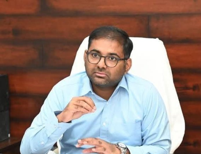 ఆన్‌లైన్ దరఖాస్తులు ఆహ్వానం జిల్లా కలెక్టర్ కోయ శ్రీ హర్ష