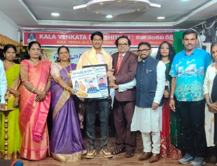 డా.గుగ్గిళ్ళ దివ్యమూర్తికి ఇండియన్ ఐకాన్ (భారతీయ చిహ్నం)జాతీయ అవార్డు