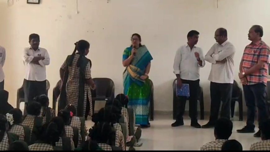 పాఠశాలల్లో డీఈఓ తనిఖీలు