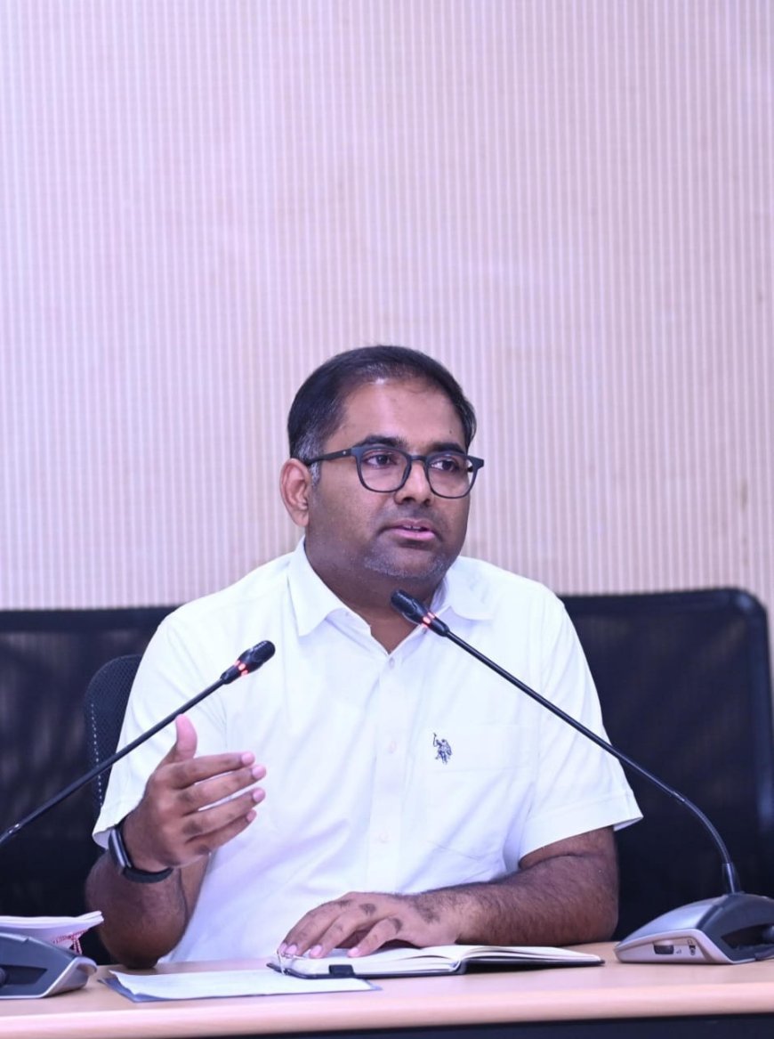 ఫిబ్రవరి 11న వేతనంతో కూడిన సెలవు మంజూరు జిల్లా ఎన్నికల అధికారి కోయ శ్రీ హర్ష