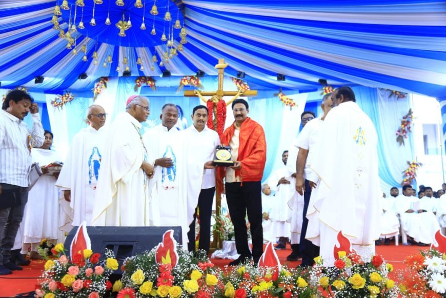 గుణదల మేరీమాత పుణ్యక్షేత్రం మత సామరస్యానికి ప్ర‌తీక‌రాబోయే ఏడాది మ‌రింత వైభ‌వంగా ఉత్స‌వాలు జ‌రిపించేందుకు కృషి చేస్తాం ఎంపీ కేశినేని శివ‌నాథ్