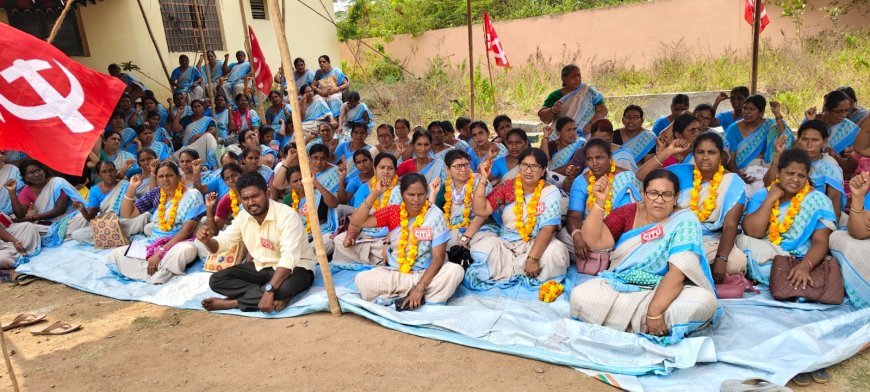 అంగన్వాడీ మహిళల రిలే నిరాహార దీక్షలు