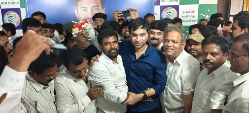 దేవినేని అవినాష్ కు శుభాకాంక్షలు తెలిపిన తిరువూరు వై.సి.పి. నాయకులు