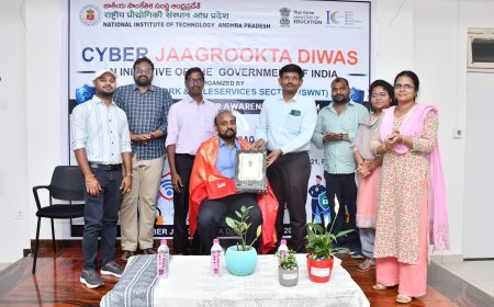 సైబర్ మోసాలపై ప్రతి ఒక్కరూ అప్రమత్తంగా ఉండాలి