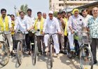 సైకిలెక్కిన ఎమ్మెల్యే