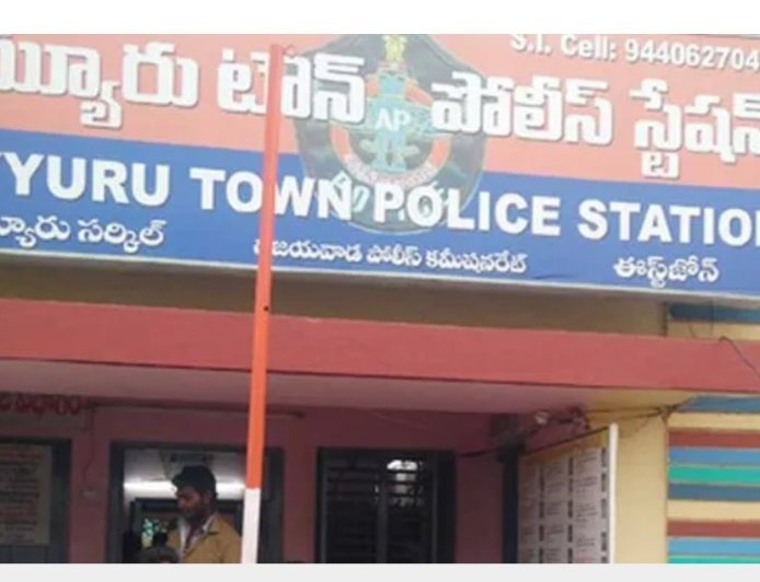 భార్యపై హత్యాయత్నం పోలీసు అదుపులో భర్త