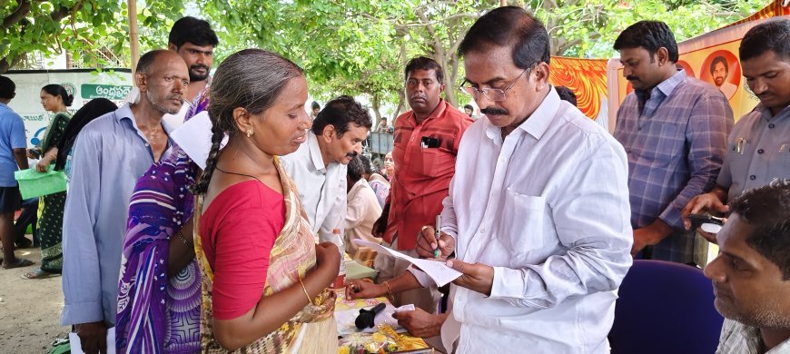 ప్రజా దర్బారులో వినతుల వెల్లువ