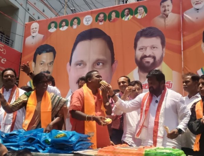 జిల్లా బిజెపి ఆధ్వర్యంలో సుజనా చౌదరి జన్మదినోత్సవ వేడుకలు