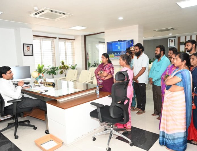 అలిపిరి ప్రాంతంలో భక్తుల భద్రత, ట్రాఫిక్ సౌలభ్యం దృష్ట్యా తాత్కాలిక దుకాణాల తొలగింపు