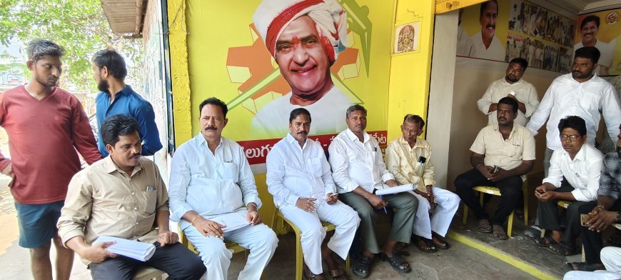 షేర్ మహమ్మద్‌పేట చిల్లకల్లు గ్రామాలలో  సర్ పై అవగాహన సదస్సులో శ్రీరాం రాజగోపాల్ (తాతయ్య)